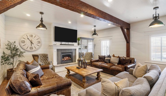 Beautiful Modern Farmhouse near Sundance/BYU in Orem