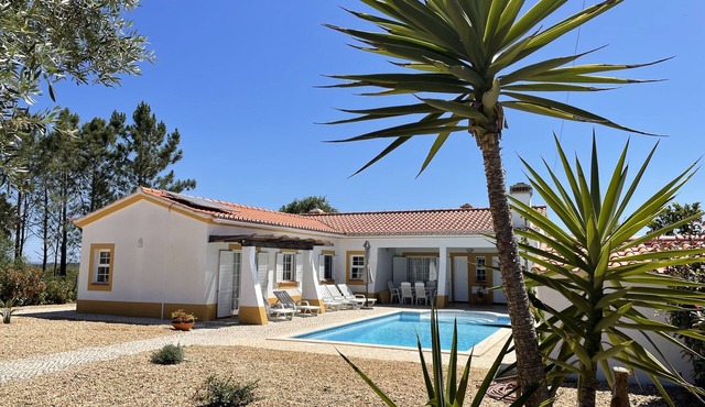 Beautiful family cottage w/pool in the heart of the Vicentine Coast