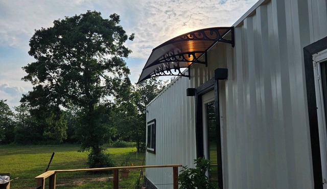 Bent Tree Tiny Cottage.n4 miles to Franklin Ranch. nBaseball/Softball Fields in Franklin