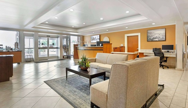 Best Western Plus Country Park Hotel in Tehachapi