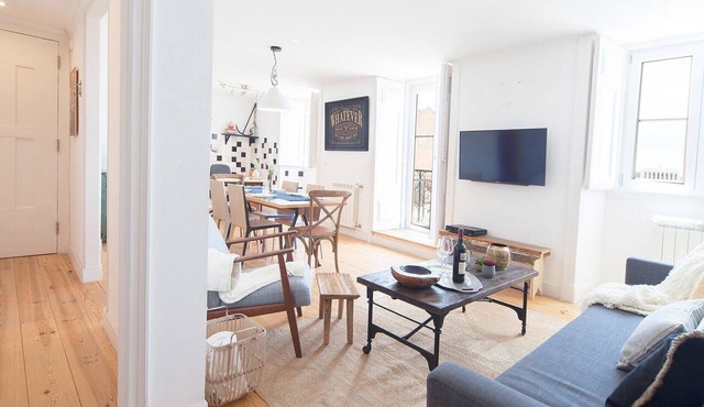 Bica 1 - Cordoeiros - Wonderful two bedroom apartment, fully renovated and decorated with lots of co