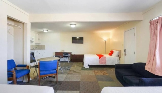 Big Bend Hiking Trails & Dining Nearby – Relax in Room with Kitchenette in Alpine