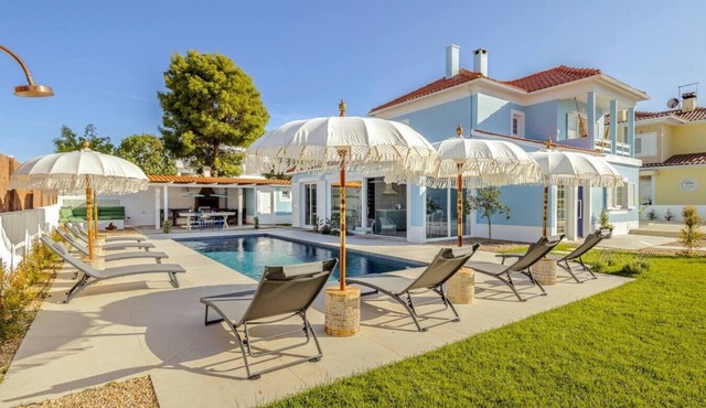 Blue Beach Villa - Coastal Escape