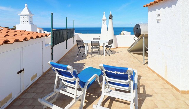Blue Horizon Apartment with a Beautiful Ocean View
