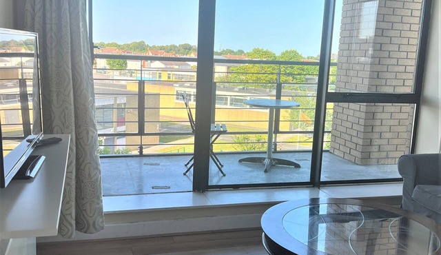 Bright view Apt between dublin airport and city canter in Dublin