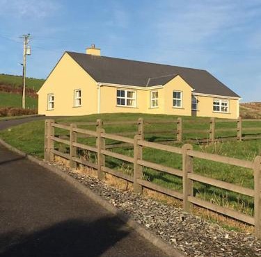 Bungalow by the sea in Gortgarriff