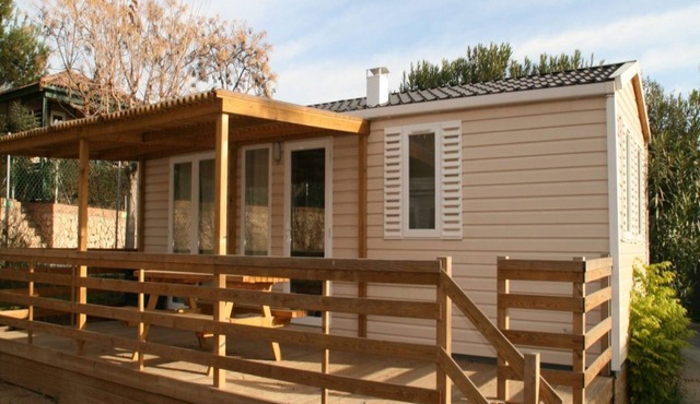 Bungalow with Terrace and Parking