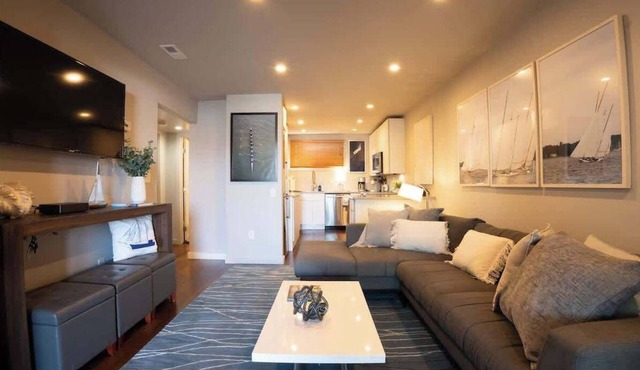 Captains Quarters | Waterfront & Pool in Annapolis
