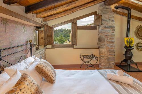 Casa histórica entre Girona y Francia, aire acondicionado, wifi, hasta 4 huéspedes, 2 baños completos