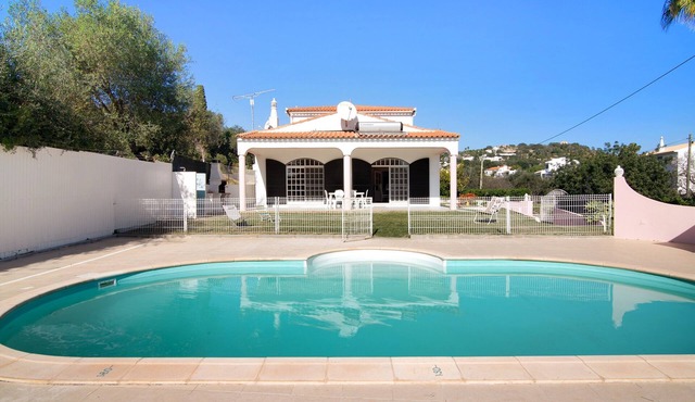 Casa 'Lagos e Relvas' with Mountain View, Wi-Fi and Air Conditioning