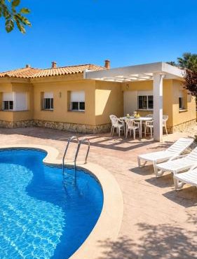 Casa Sastre - "Pet Friendly - Piscina Privada - Playa - BBQ - Parking - Delta de l'Ebre - Riumar"