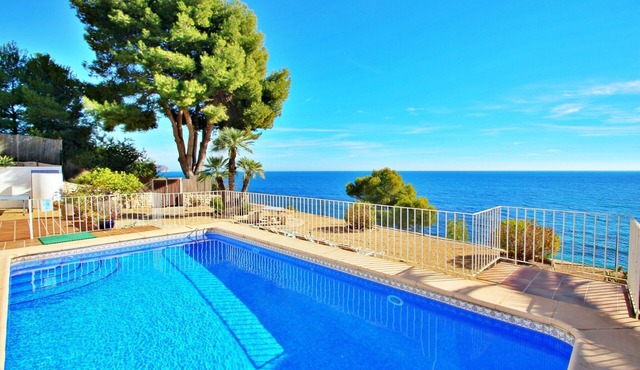 Celia - oceanfront villa in Costa Blanca in Benissa