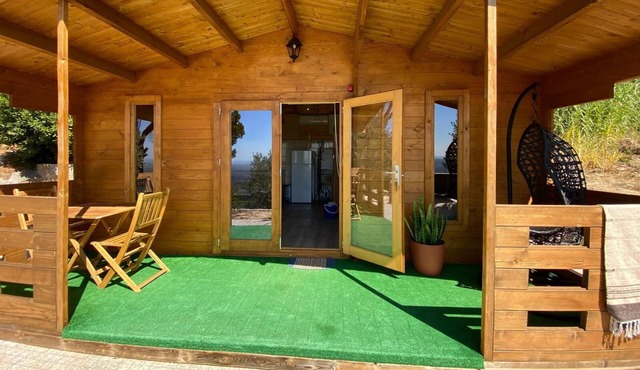 Chalet "Chalé" with Mountain View, Shared Pool & Wi-Fi