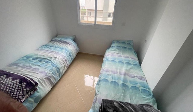 Chambre privée -A- 3mn de l'aéroport, 33mn à pied