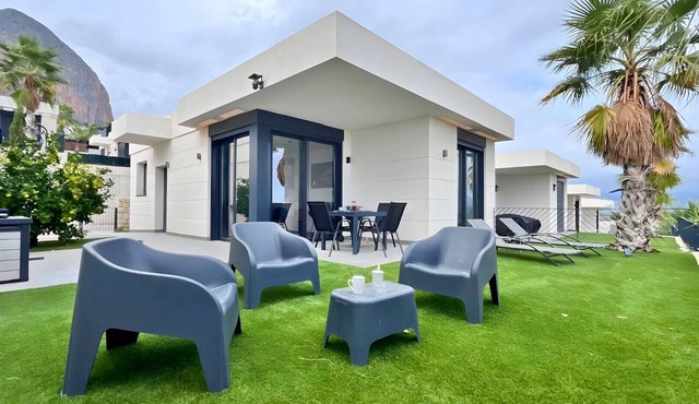 Charm, comfort and a swimming pool in the Polop sunshine