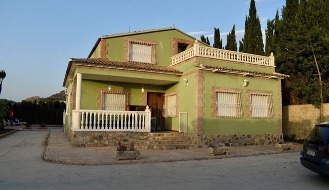 Charming chalet with 5 bedrooms and WiFi, AC in enchanting Pliego in Sheet