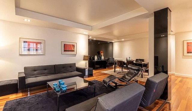 Chiado Deluxe Modern Feel 3 BR Apartment