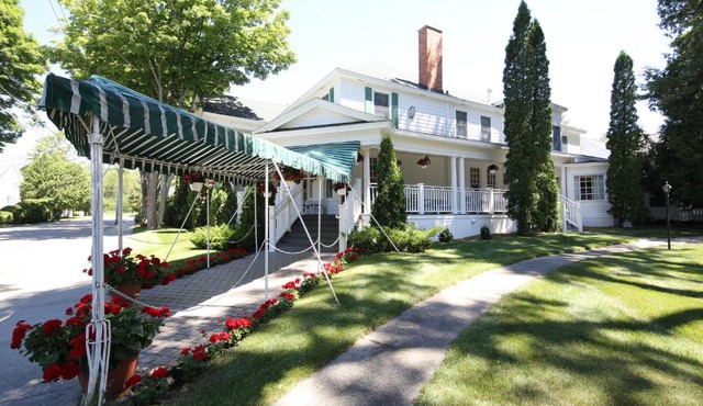 Colonial Inn Harbor Springs in Harbor Springs
