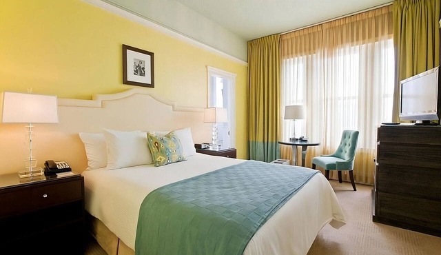 Convenient Stay, Superb Location near Providence Park! Two Suites, Pets Allowed! in Portland