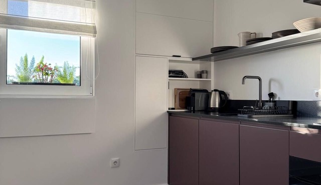 Cosy Studio | Custom Tiles & Balcony · Leiria in Leiria