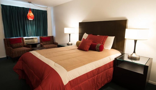 Cougar Land Motel in Pullman