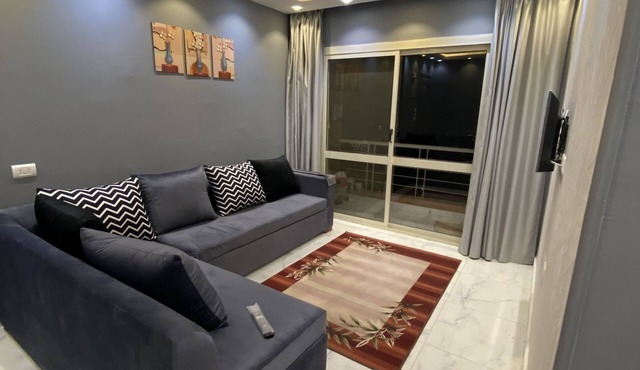 Cozy apartment in degla palms compound in Giza Governorate