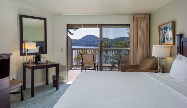 Cozy Harborside Stay | Secluded Orcas Island Getaway- Harborside 2453 in Eastsound