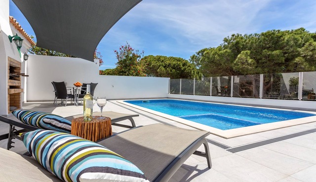 Delightful Dunas Villa: large private heated pool w/kids section, walk to beach