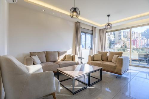 Elevate - Sleek 2-BR Apt by Santa Maria, Jal el Dib