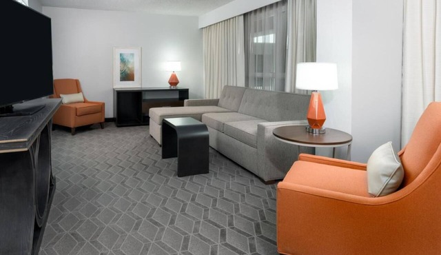 Everything You Need For The Perfect Vacation! 3 Relaxing Units, Indoor Pool! in Dallas