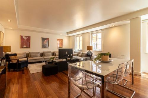 Exclusive Chiado Deluxe, elegant & spacious 3 BR