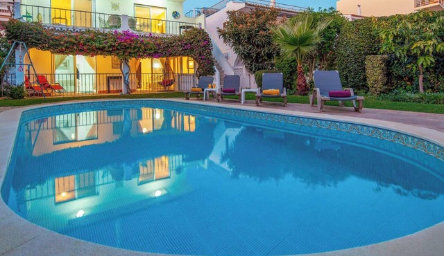 Family Villa w/Pool in Olhos d’Água
