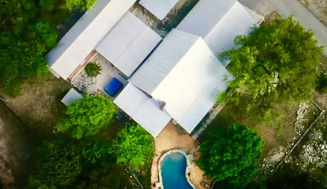 Fantastic Pool, Hot Tub, Cabana, Mt. Views, Party Pavilion, 2 Minutes 2 Frio! in Concan