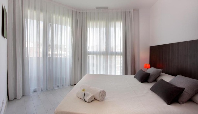 Fisa Rentals Les Corts Apartments