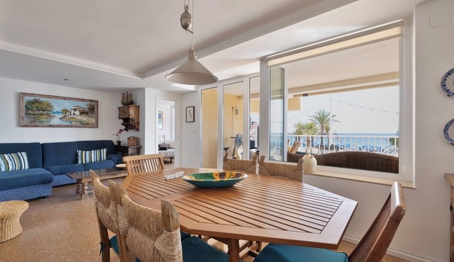 Flat in Benidorm Renovated Frontline with Terrace