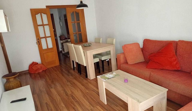 For Rent: July 1–August 31, C/Alcalde Martí Figueras i Castillo, Esplugues de Ll.