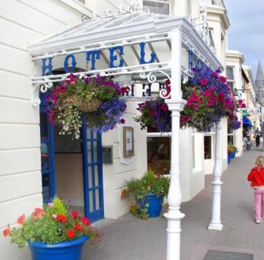 Foyles Hotel in Clifden