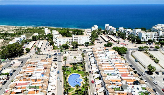 Gorgeous apartment in Santa Pola with WiFi