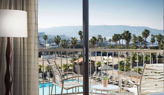Great Value! Pet-Friendly Comfort Close to Venice Beach Boardwalk in Redondo Beach