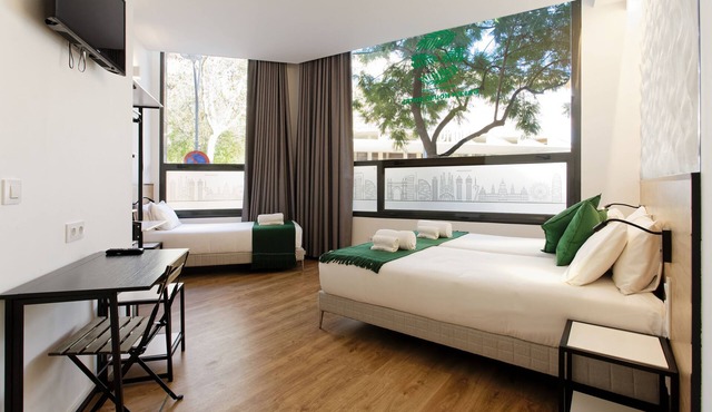 Green House Hotel