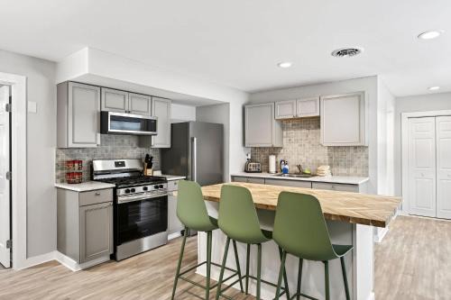Ground Apt 5 Min to Holiday Valley King bed & Bunk in Great Valley