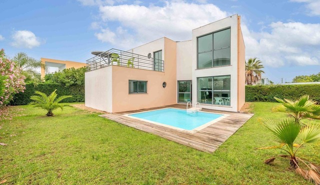 GuestReady - Palmela Village with pool