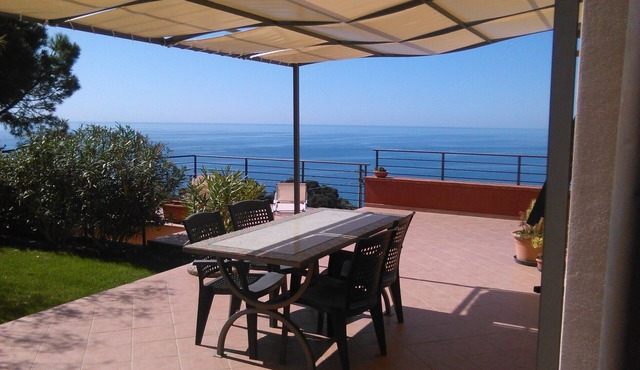 Hillside overlooking the sea in italien