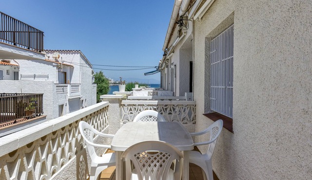 Holiday Home 'Apartamento A 1 Min De Playa Riells' with Private Terrace and Balcony