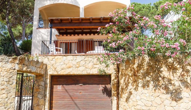 Holiday Home Apartament Isern Baix by Interhome