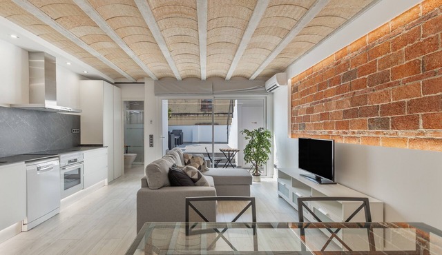 Holiday Home 'El Racó Del Mas' with Private Terrace, Wi-Fi & Air Conditioning in Canet de Mar