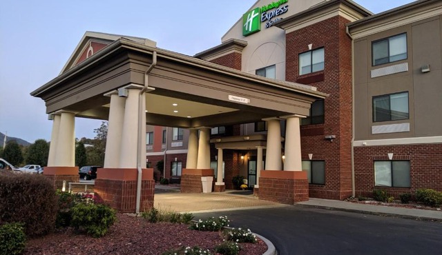 Holiday Inn Express Hotel & Suites Claypool Hill -Richlands Area by IHG in Pounding Mill