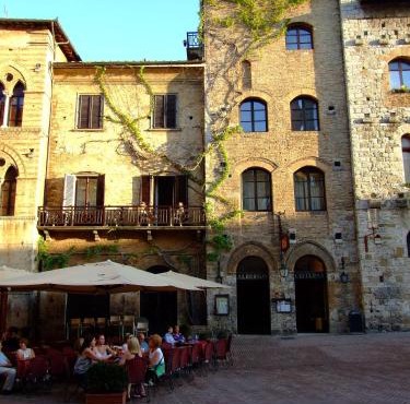 Hotel La Cisterna in San Gimignano