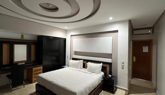Hotel Pyramides Collection