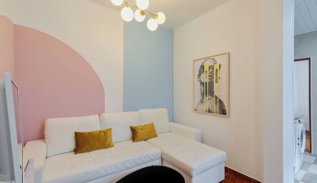 House By The Sea, Setúbal
